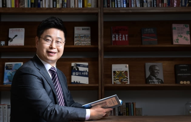 법률자문·미디어·HR까지…스타트업에 빠진 이상한 변호사 김성훈