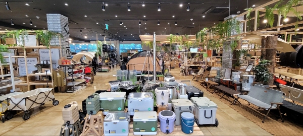 ㈜아토즈플랜, 아토즈 캠핑 마리오아울렛점 오픈