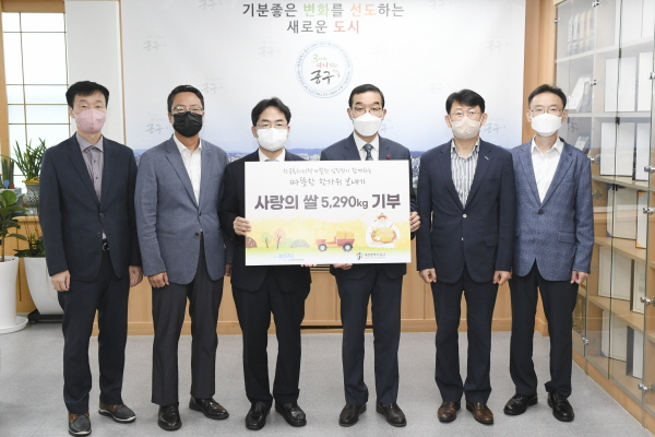 한국특허전략개발원, 추석 맞아 대전 중구청에 사랑의 쌀 5290㎏ 기탁