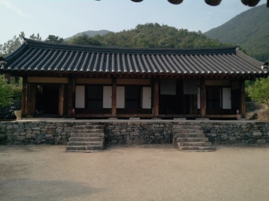 고택에서 맛보는 감칠맛 나는 옛 잔치상