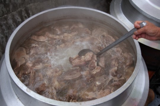 맑은 국물에 깃든 깊은 맛 이 맛이 갈비다