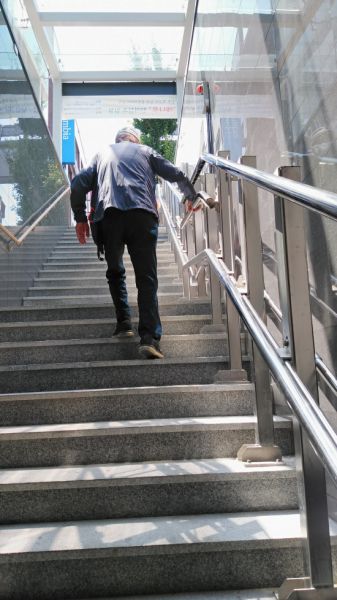 진주 에나몰, 교통약자 이동권 외면