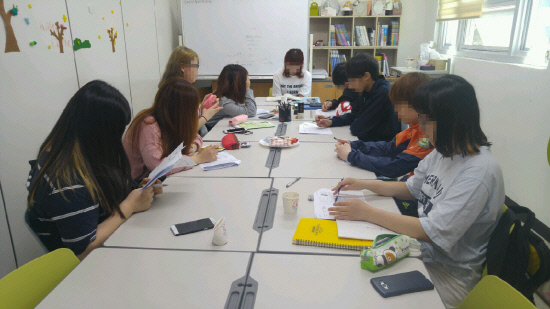 거제 학교밖 청소년 스마트 교실서 검정고시 통과