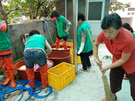 거제 일운새마을부녀회 사랑의 빨래데이 실시