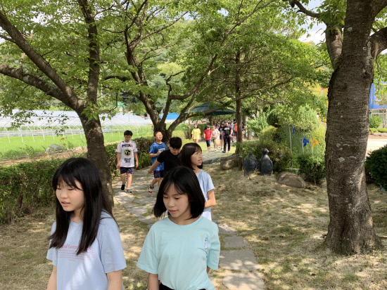 진주 금곡초교, 녹색쉼터 쇠실꽃길 개통식