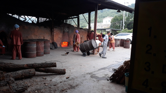 일상을 담다(5) 지리산참숯굴 숯 굽는 사람들