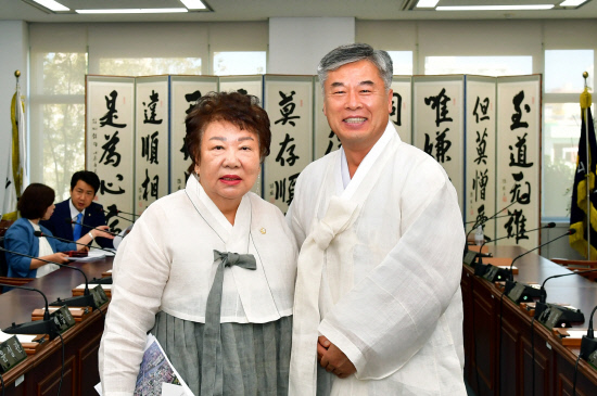 실크산업 살리고, 전통문화도 계승하고