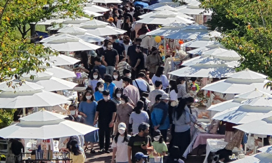 진주시, 혁신도시 이전공공기관과 모모장터 개최