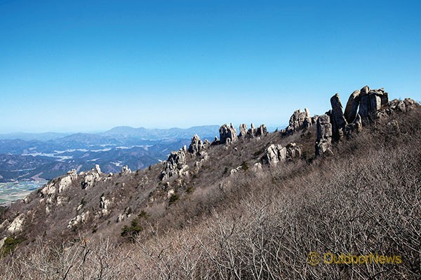 봄이 스며든 장흥으로 떠나다…천관산 산행