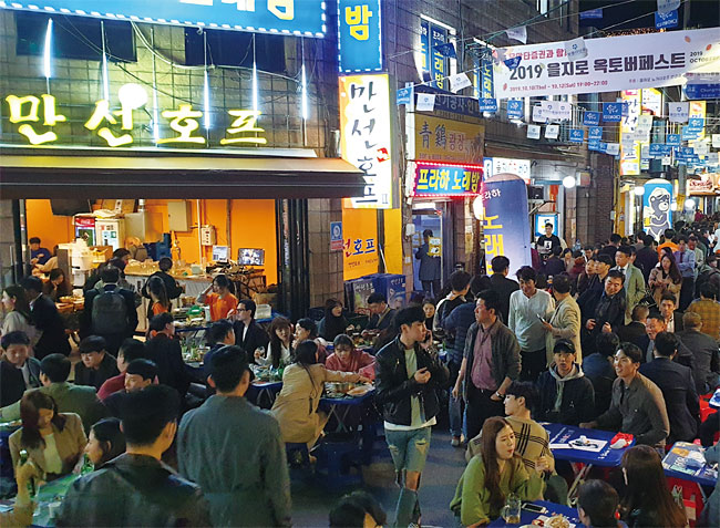 [노가리골목 ‘20대엔 핫플레이스, 70대엔 단골가게’] 할아버지가 가던 술집, 손주가 가기 시작했다