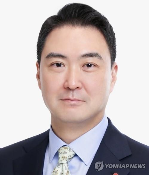 유통공룡들 뭉쳐야 산다…통합 MD에 방점