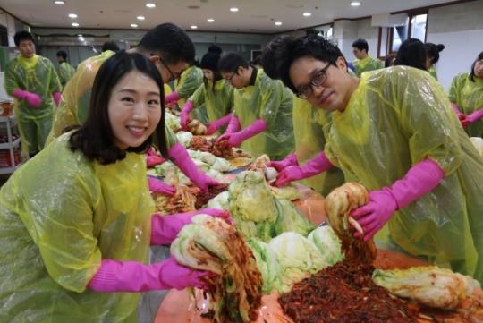 드림CIS, 사랑의 김장담그기 봉사활동