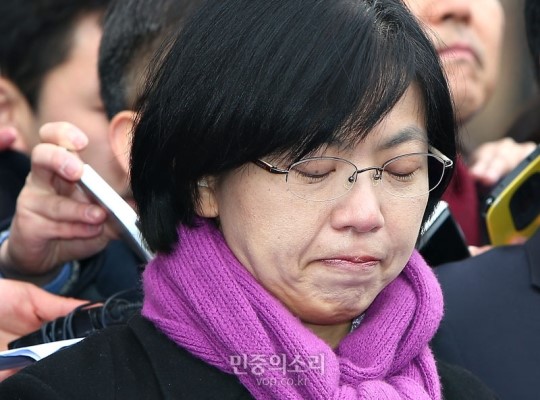 울분 삼키는 통합진보당 이정희 대표 [포토]