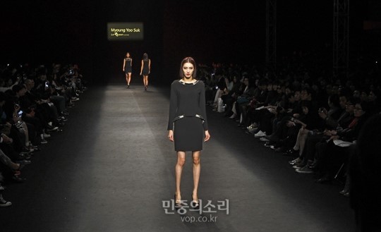 서울패션위크 3일째, 관객 시선 사로잡는 런웨이[포토]