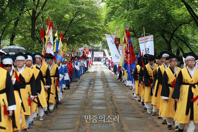 종묘 도착한 어가행렬[포토]