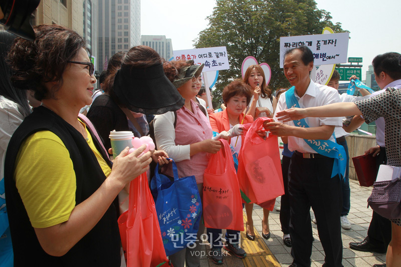 최문순 지사 여름 휴가 강원도 오세요[포토]