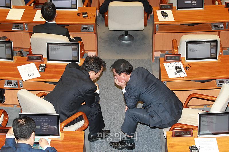 선거구 획정 앞두고 심한한 황영철[포토]