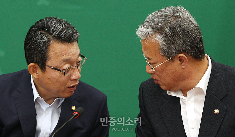 대화하는 김성식-유성엽[포토]
