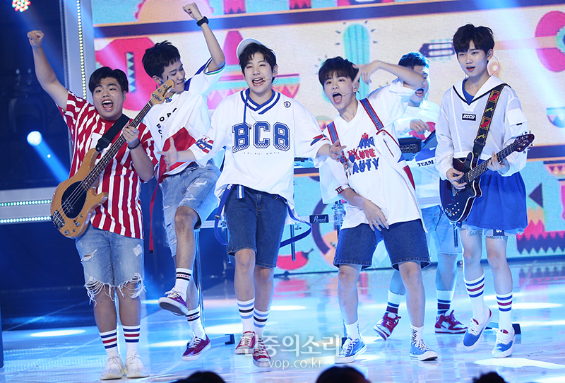 더 이스트라이트, 귀여운 소년들[포토]
