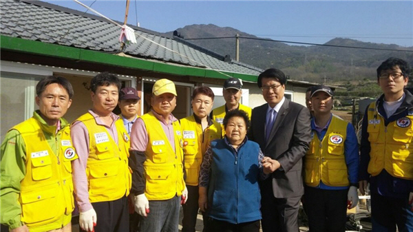 제천 송학면 정암마을 찾아 온 사랑의 집수리 봉사