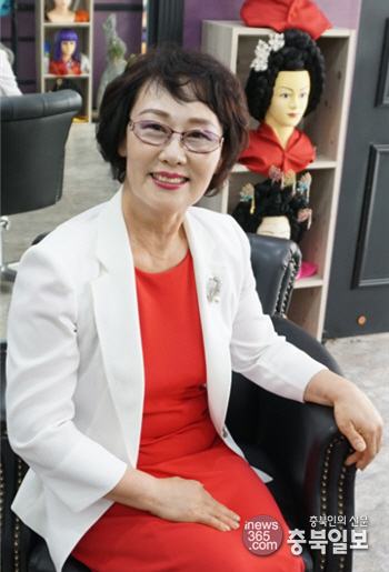 끊임없이 도전하는 팔방미인 미용사
