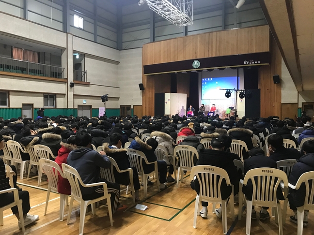 충북문화재단, 문화예술프로그램 비상계단 성료