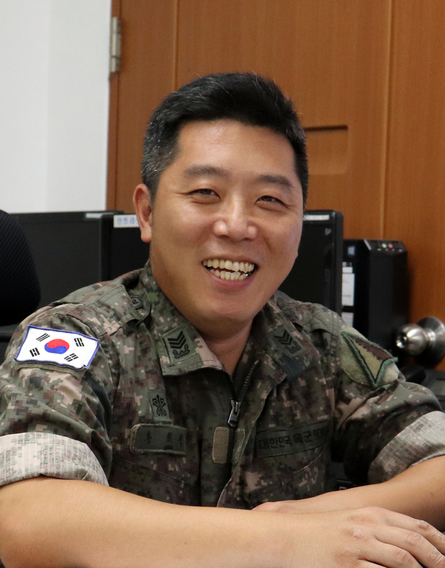 출근길 의식 잃은 시민 구한 육군 부사관 화제