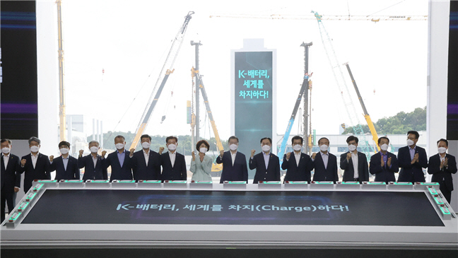 LG에너지솔루션, 오창2공장 스마트 팩토리 전초기지 육성