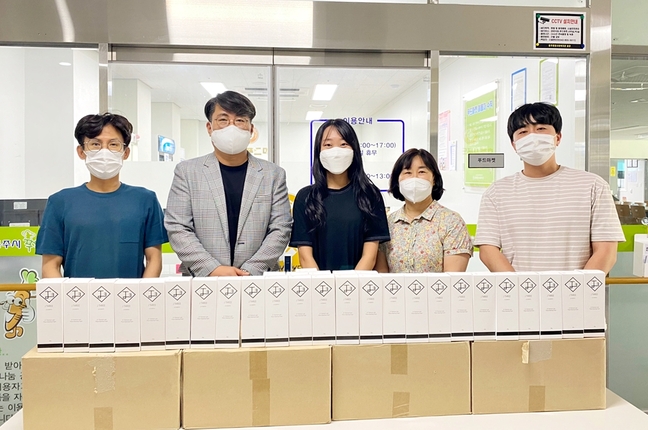 제이쓰리 코스메틱, 충주시푸드마켓에 세면용품 기탁
