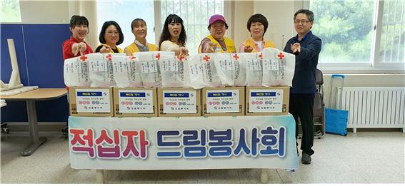 적십자 제천드림봉사회, 취약계층 노인에 삼계탕 전달