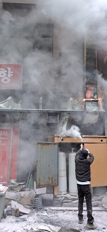제천 명동 화재, 훈훈한 감동으로 번져