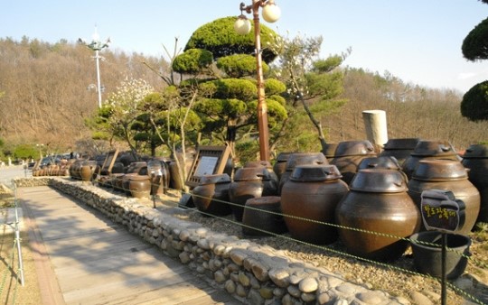 전통장류테마공원에서 먹는 한정식 뒤웅박고을