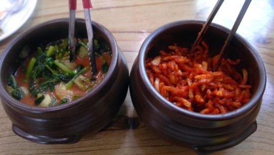 구수하고 담백한 옹심이 메밀칼국수의 맛