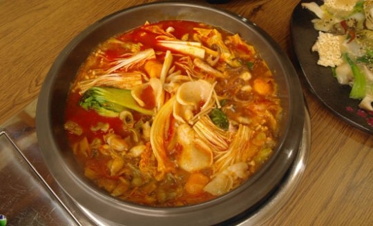 전국 유일의 ‘키조개관자요리’의 색다른 맛
