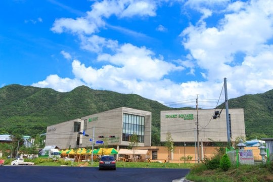원목가구 인아트, 수입산 이케아에 충분히 대응