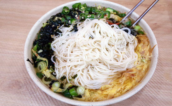 잔치국수·수제비, 동네 맛집으로 유명한 ‘행복한 분식’