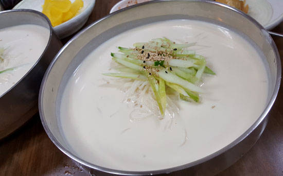 서민들이 즐겨찾는 국수전문점 ‘할매국수’
