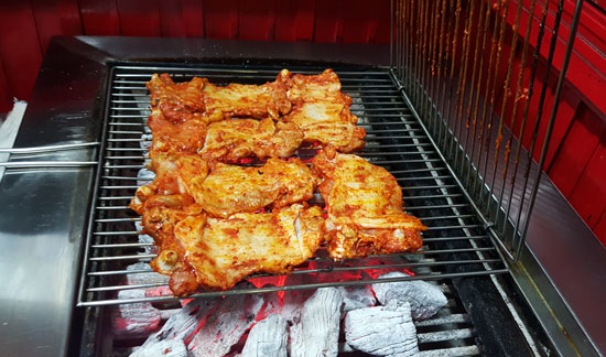 전국 최초 닭갈매기살 판매하는 ‘숯불 홍 닭갈비’