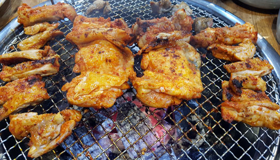 전국 최초 닭갈매기살 판매하는 ‘숯불 홍 닭갈비’