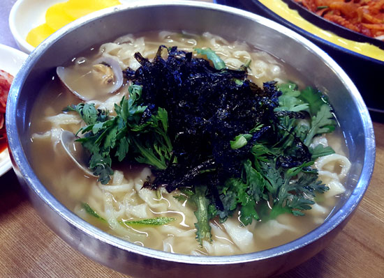 대전 최고 칼국수 맛 ‘동원칼국수’