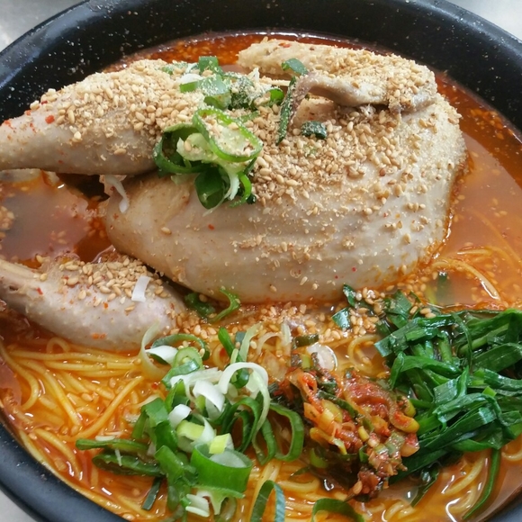 부산 어린이대공원 관광객 인기 높은 초읍동맛집 닭한마리국수