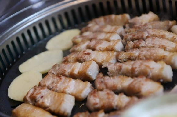 남녀노소 입맛 사로잡는 전주신시가지맛집 삼겹살 별미의 매력