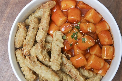 아딸, ‘프리미엄 건강 떡볶이’ 간편 조리로 맛과 영양 챙겨