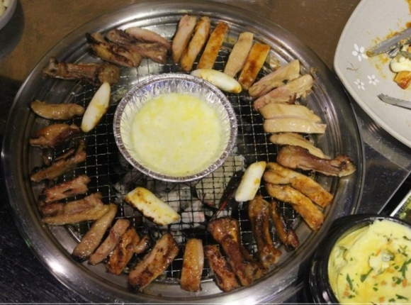 신림동 순대 별미 아성에 도전할 신림 맛집 깡통닭갈비 주목