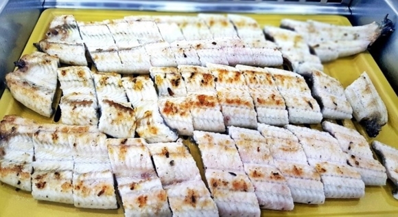 여름 대표 보양식 선보이는 광주 장어 맛집 문서방기운센풍천장어, 식감도 일품
