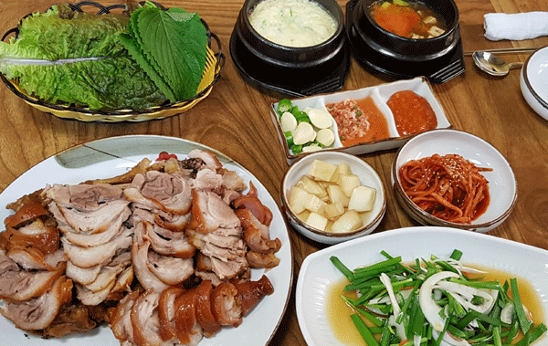 왕족발과 가브리살 보쌈의 진화된 맛 보이는 족족