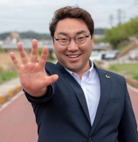 [풀뿌리인터뷰] 오수환 낡은 정치 버리고 젊은 정치