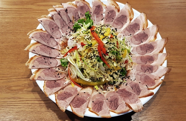 직장인들의 회식문화를 선도하는 족발전문점 명작