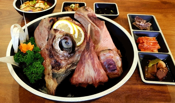 황토맥반석가마로 구워내는 참치구이 참치가 황토로92