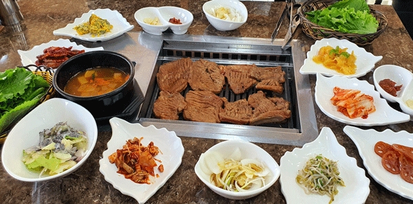 23년 발효음식연구가의 양념돼지갈비 신탄면옥
